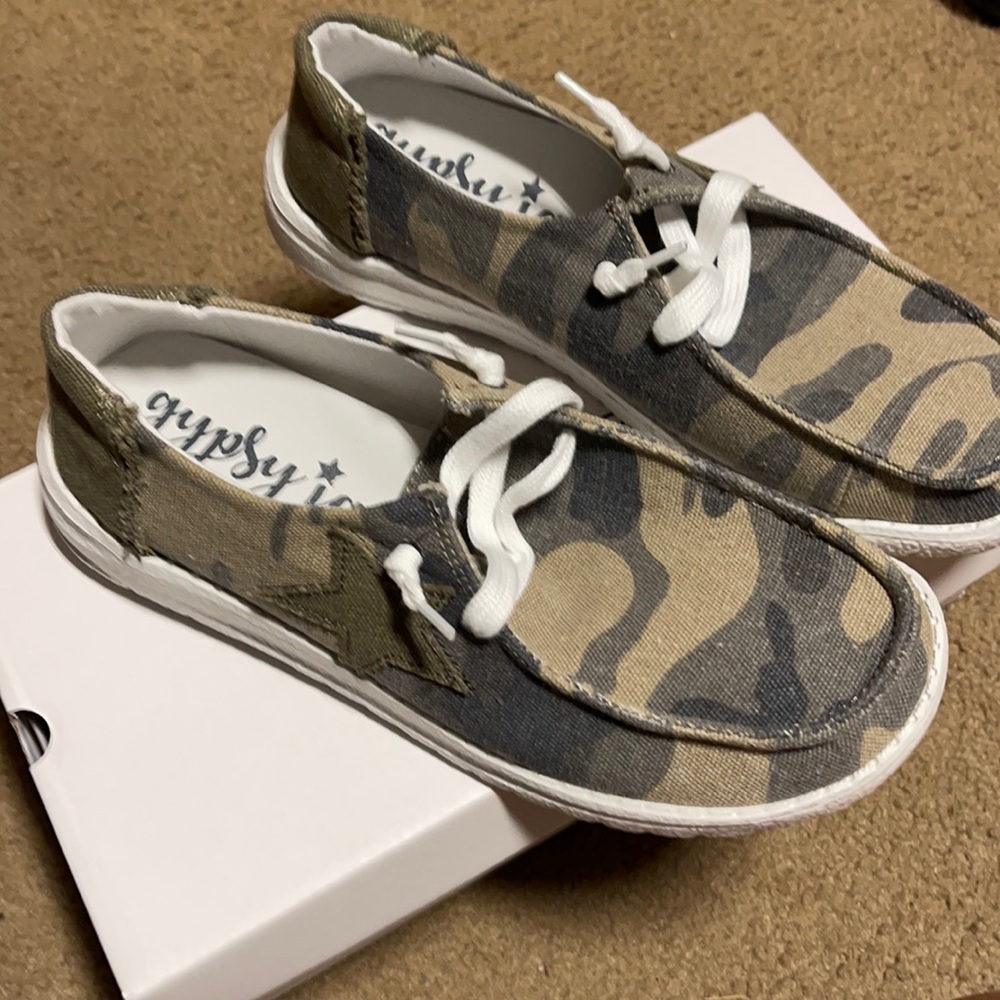 Gypsy jazz camo size 7